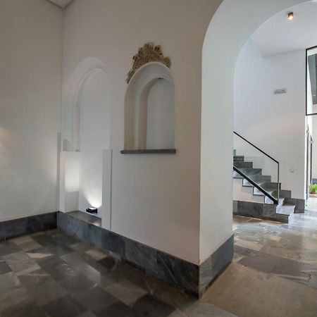 Ry Aparcamiento Incluido Junto A Catedral Ideal Parejas Севиля Екстериор снимка