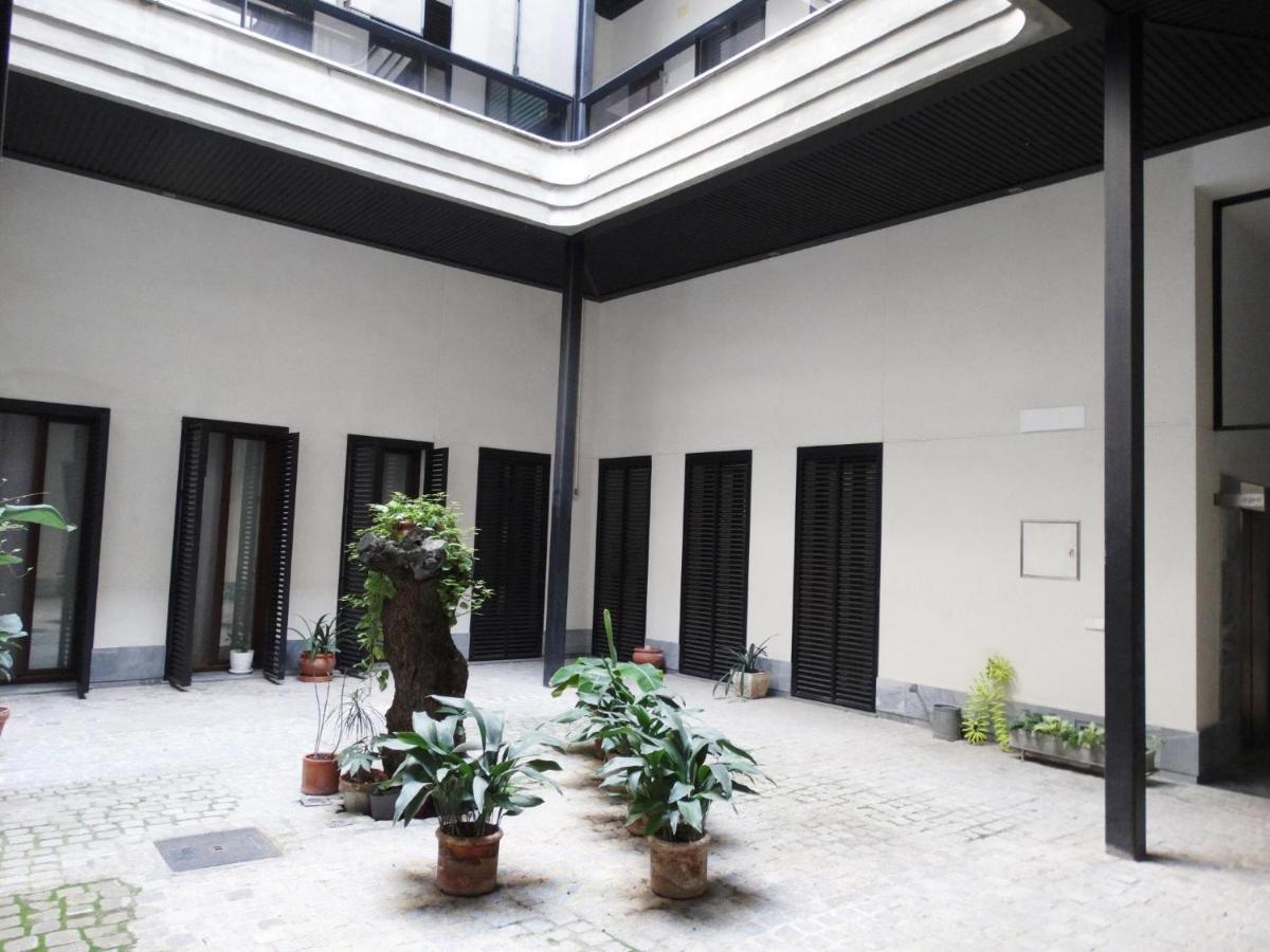 Ry Aparcamiento Incluido Junto A Catedral Ideal Parejas Севиля Екстериор снимка
