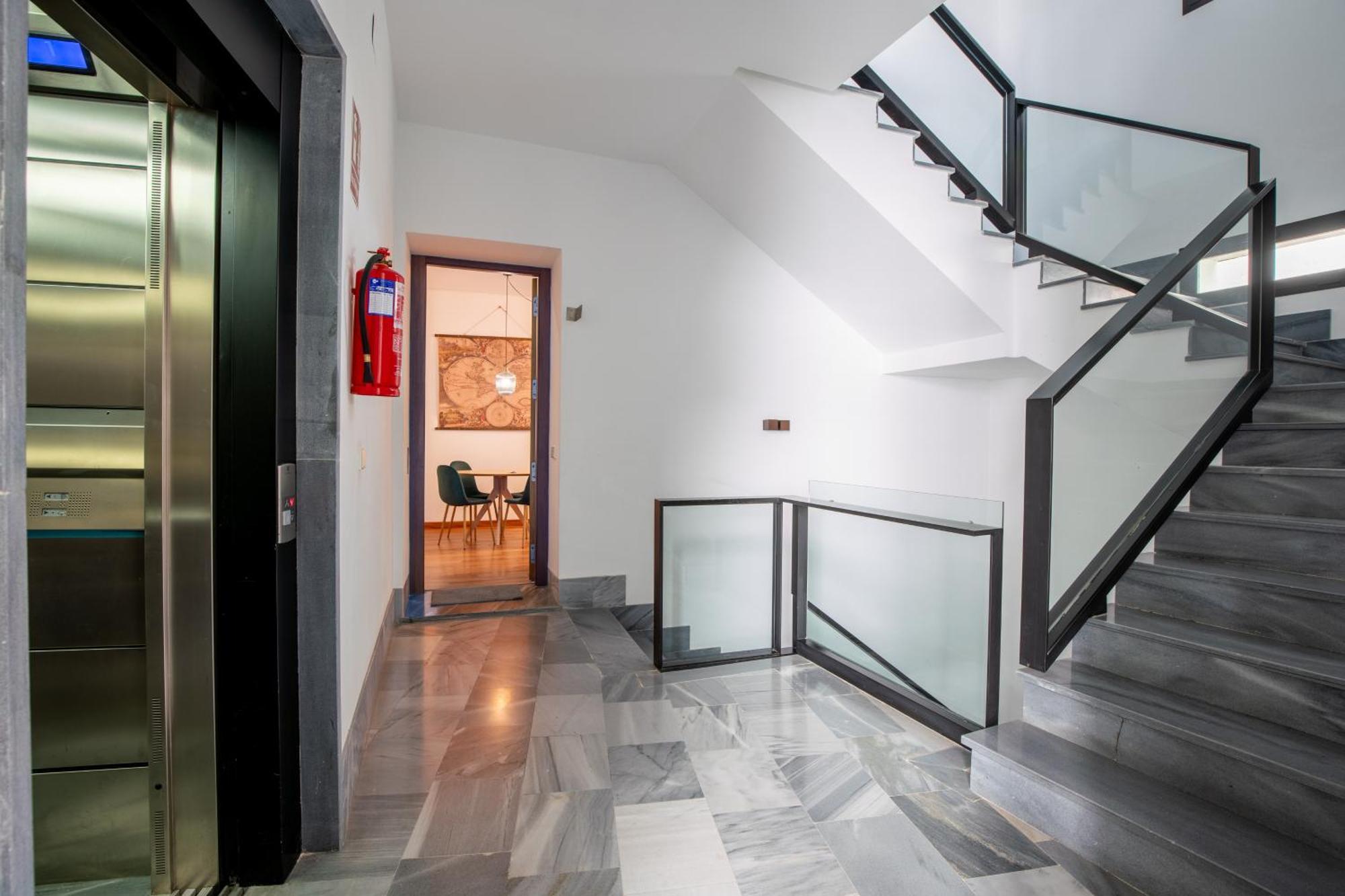 Ry Aparcamiento Incluido Junto A Catedral Ideal Parejas Севиля Екстериор снимка