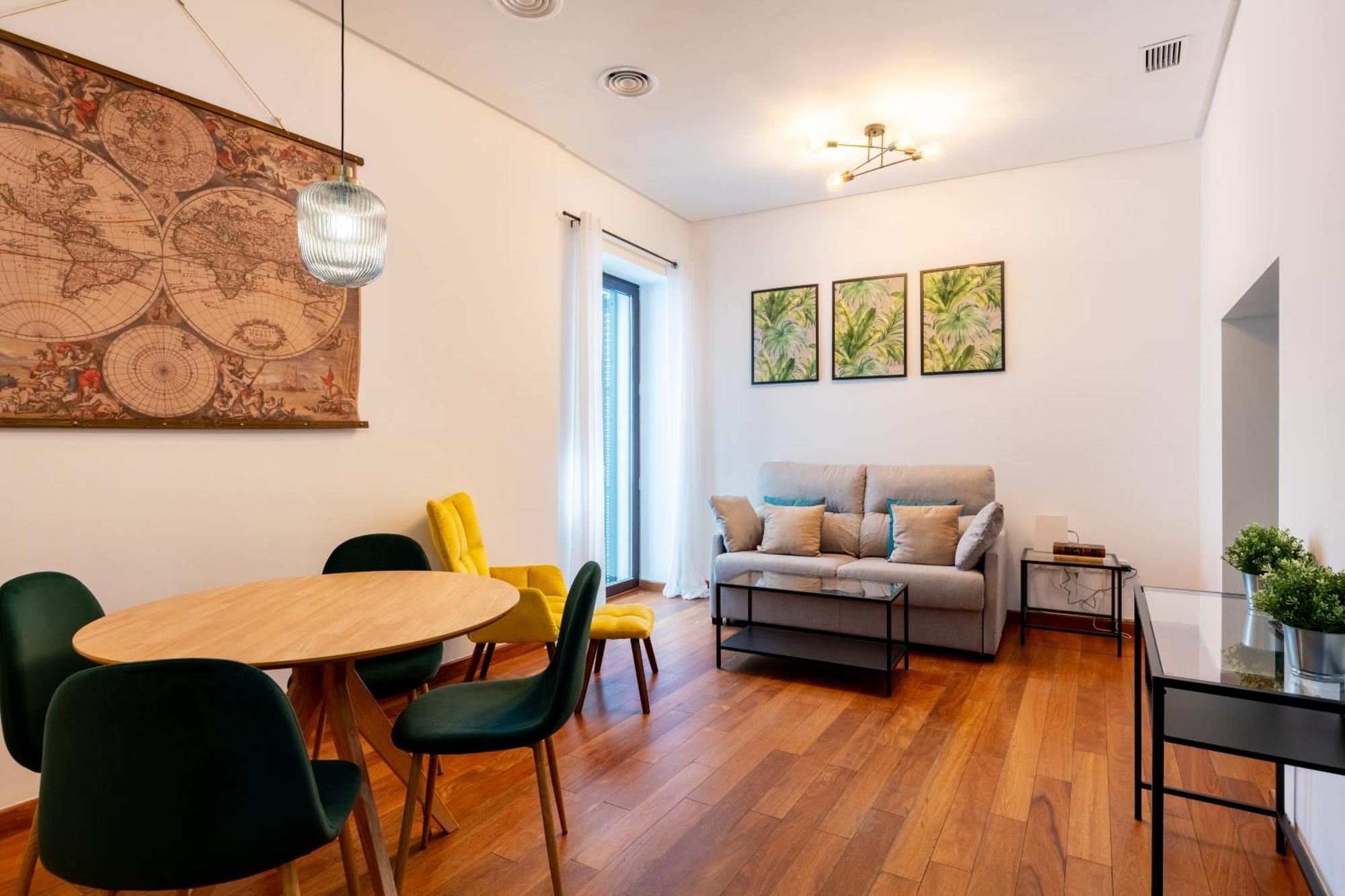 Ry Aparcamiento Incluido Junto A Catedral Ideal Parejas Севиля Екстериор снимка