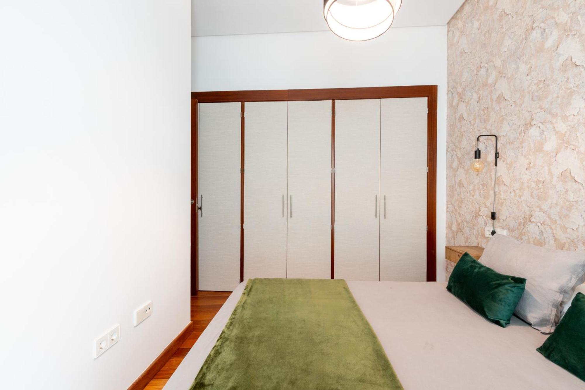 Ry Aparcamiento Incluido Junto A Catedral Ideal Parejas Севиля Екстериор снимка